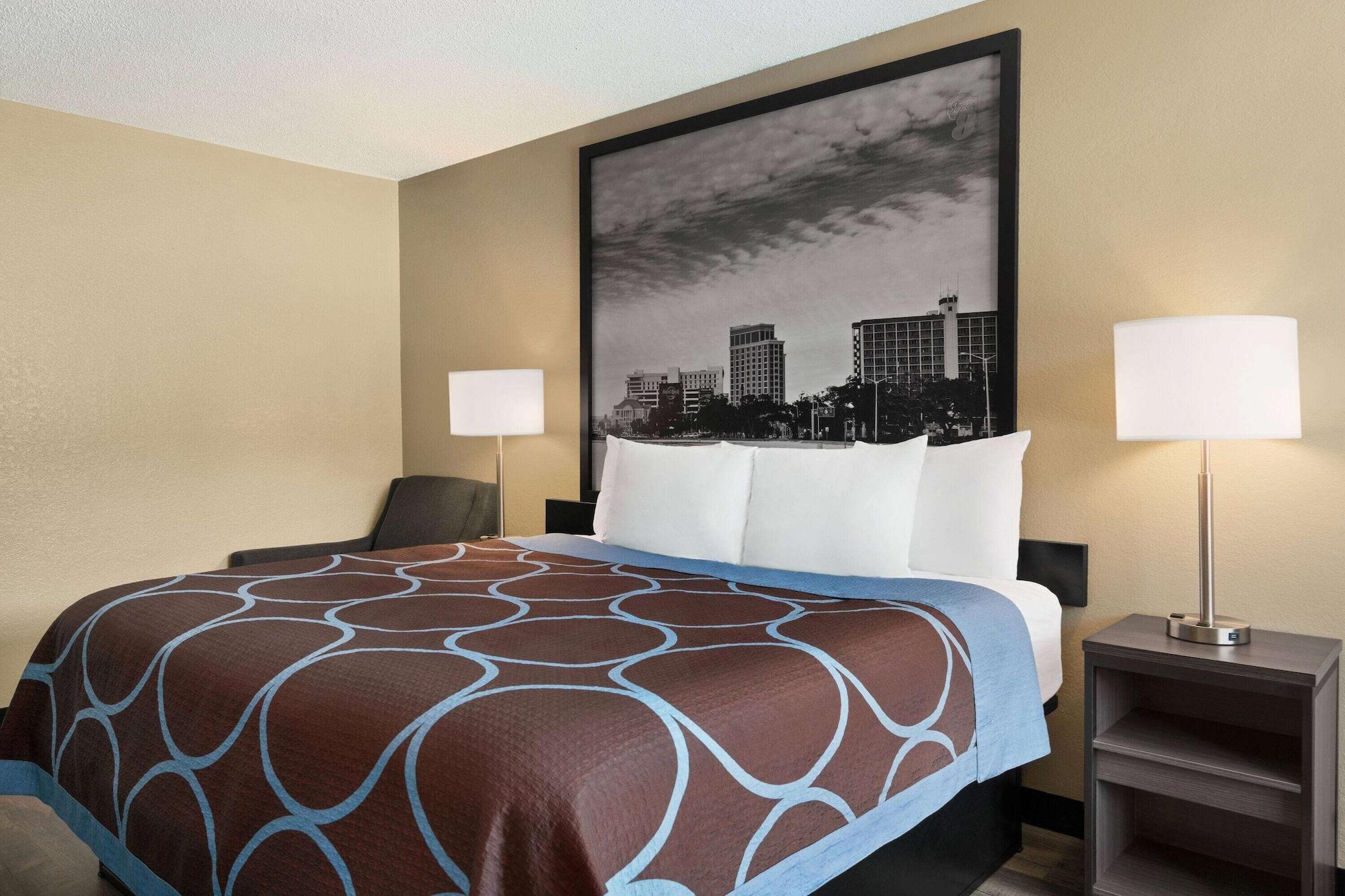 Мотель Super 8 By Wyndham Gulfport Biloxi Airport Экстерьер фото